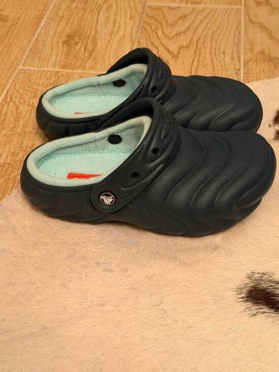 Crocs Shoes - Crocs Classic Lined Overpuff Clog Men's 4 Women's 6 Black